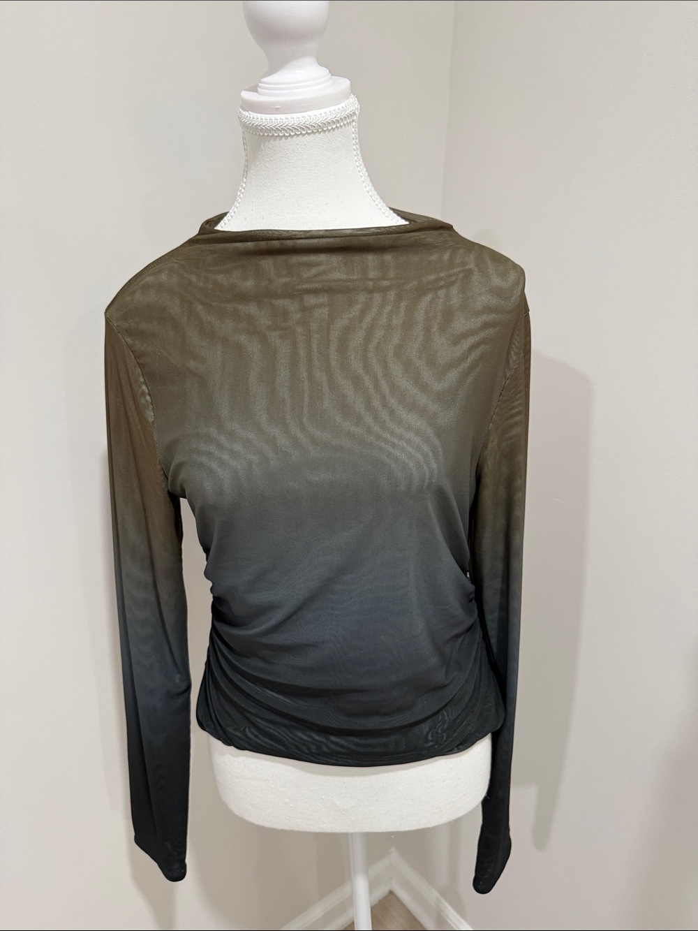 Women’s Ombre Long Sleeve Mesh Tee in Olive and Black